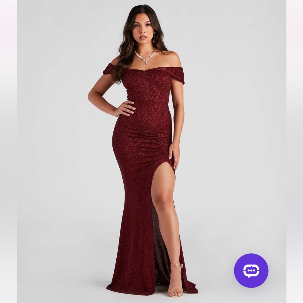 Donating end of July! Windsor Meryl Glitter Formal Dress